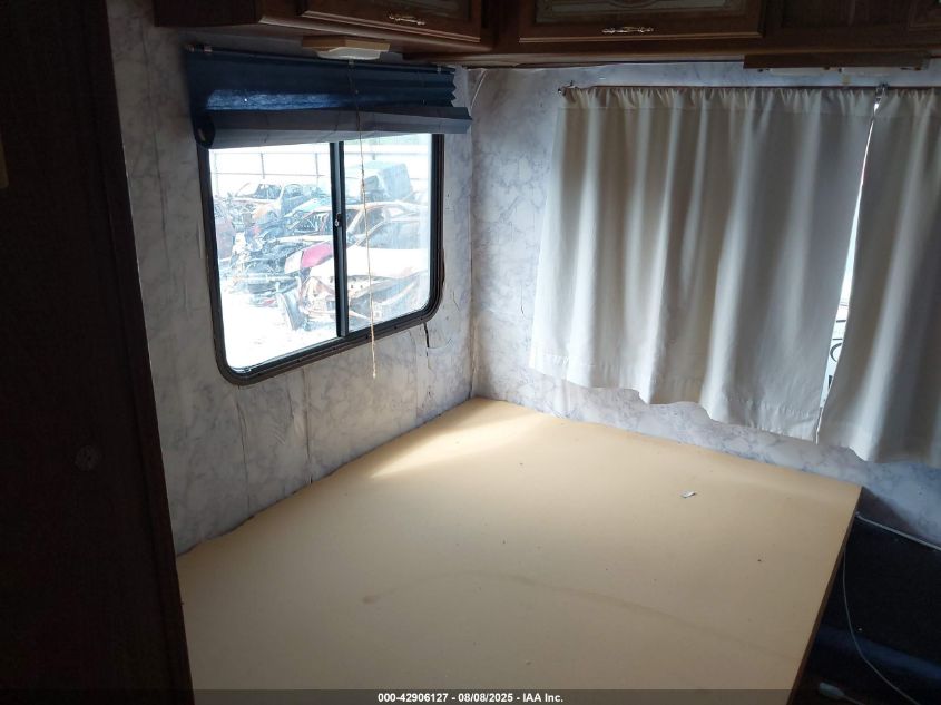 1994 Ford Econoline E350 Cutaway Van VIN: 1FDKE30G3PHB96743 Lot: 42906127