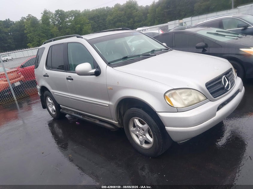 4JGAB54E4YA158862 2000 Mercedes-Benz Ml 320 auction photo 1