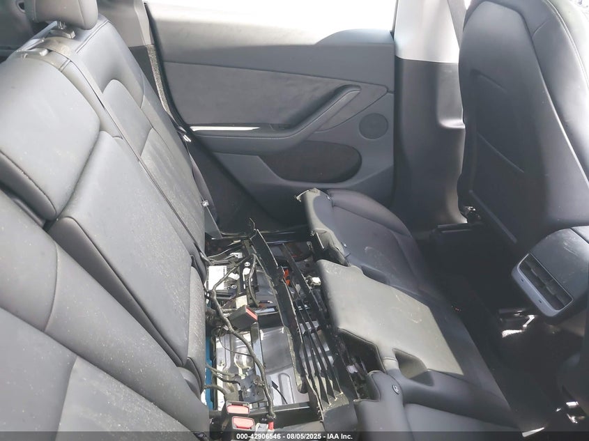 2025 TESLA MODEL Y(VIN: 7SAYGDED9SA342374