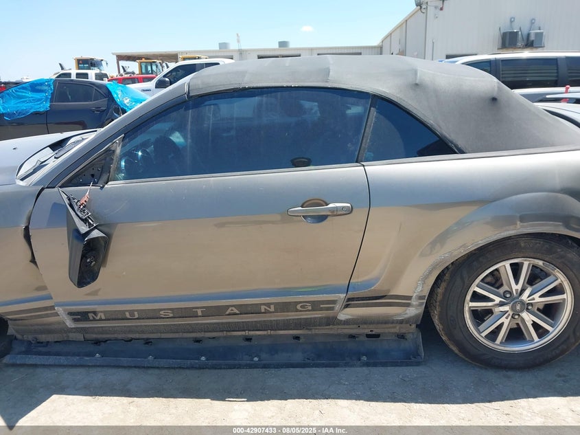 2005 Ford Mustang VIN: 1ZVHT84N255195346 Lot: 42907433