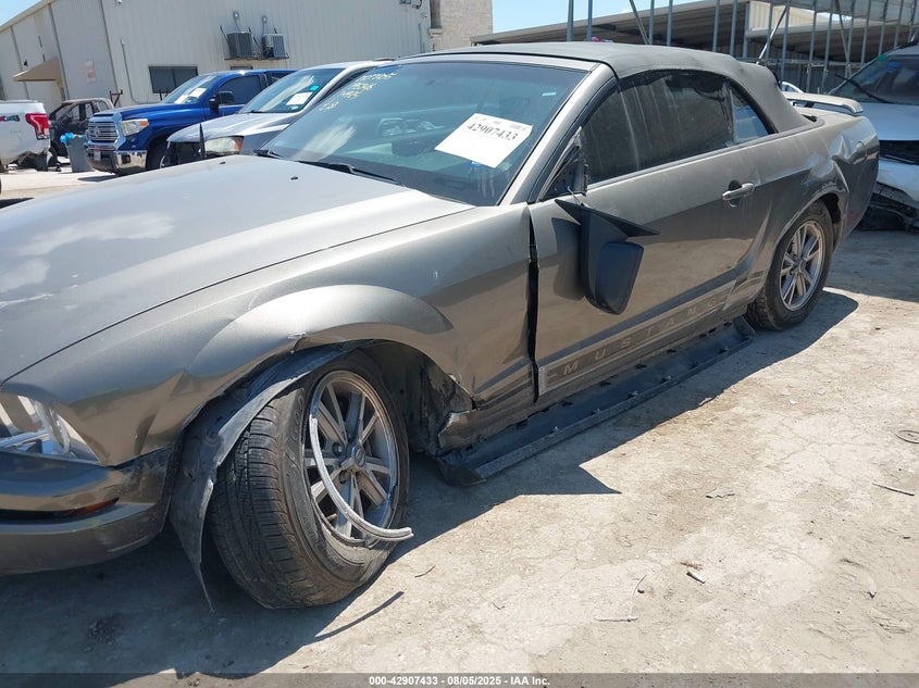 2005 Ford Mustang VIN: 1ZVHT84N255195346 Lot: 42907433