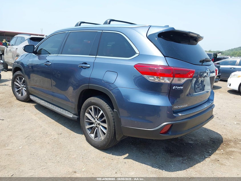 2019 TOYOTA HIGHLANDER XLE - 5TDKZRFH9KS322443
