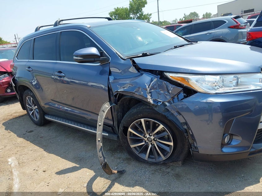 2019 TOYOTA HIGHLANDER XLE - 5TDKZRFH9KS322443