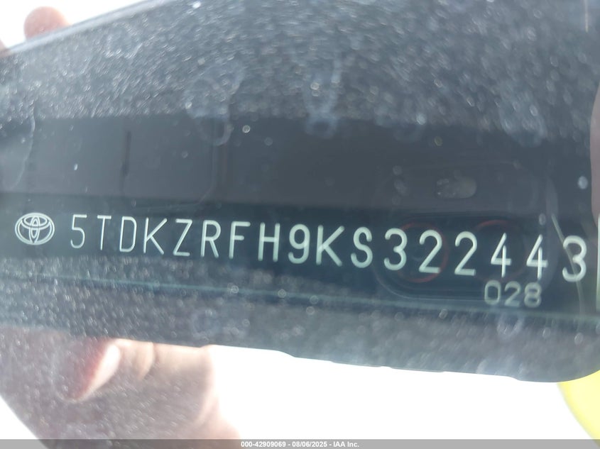 2019 TOYOTA HIGHLANDER XLE - 5TDKZRFH9KS322443