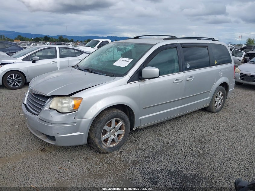 2A4RR5D11AR450836 2010 CHRYSLER TOWN & COUNTRY photo no. 2