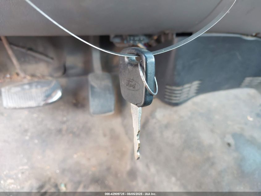 2002 Ford F150 VIN: 1FTRX1702NA09903 Lot: 42909725