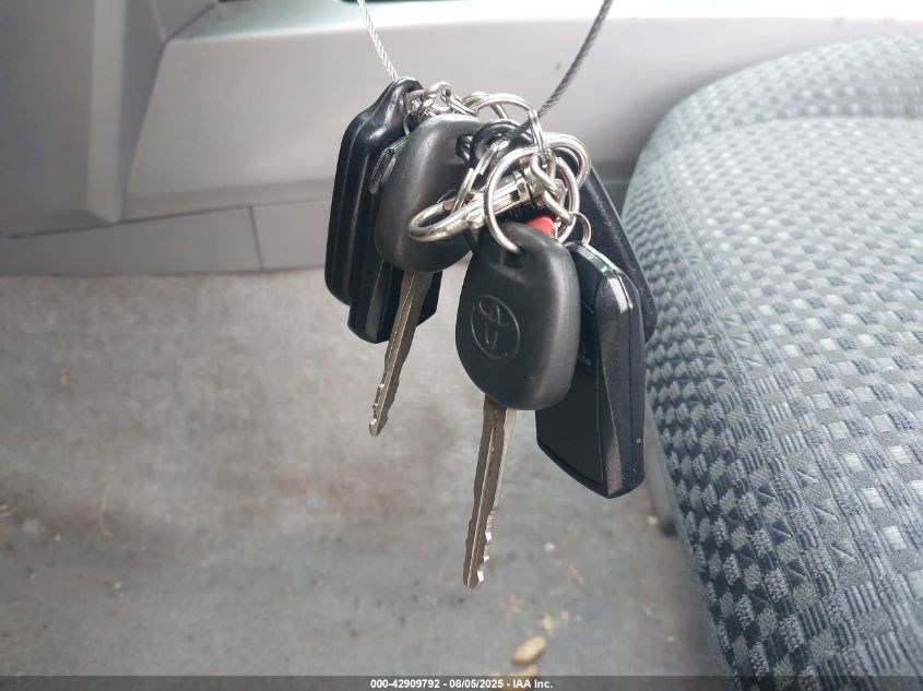 2004 Toyota 4Runner Sr5 Sport V8 VIN: JTEBT14R940044322 Lot: 42909792