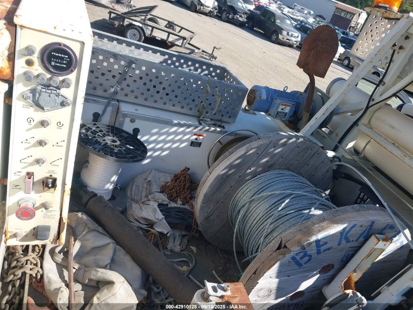 2009 Ford F-750 Xl/Xlt VIN: 3FRXF75T79V112620 Lot: 42910128