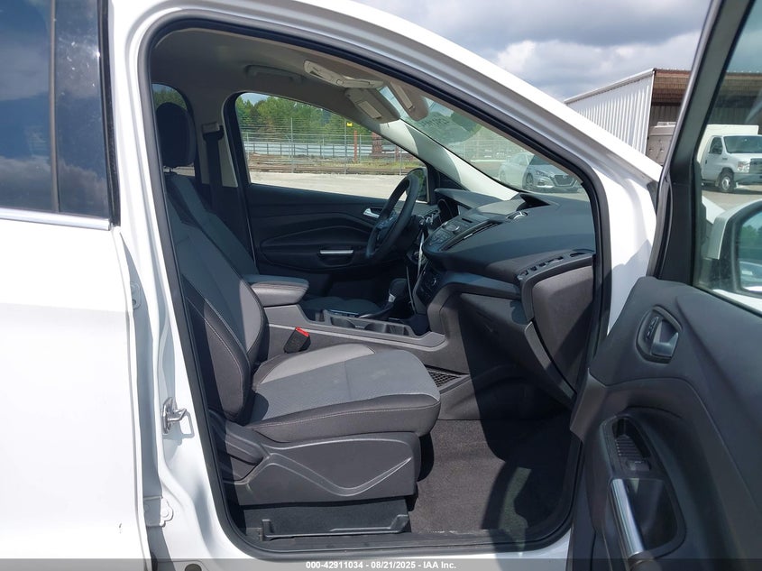 2017 Ford Escape 1.5 Se White Lot 111042911034 Vin 1FMCU0GD2HUC75704