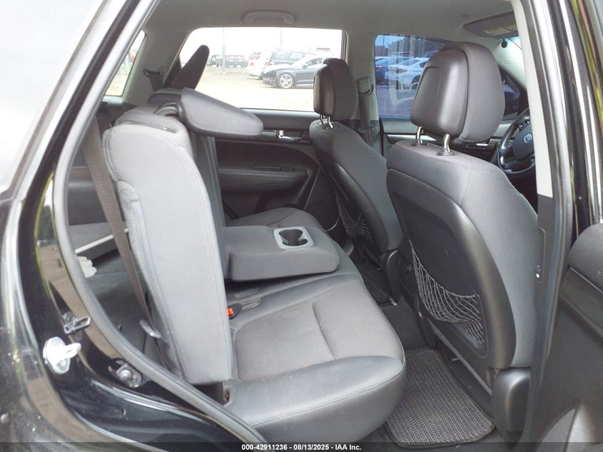 2011 Kia Sorento Lx V6 VIN: 5XYKTDA22BG079787 Lot: 42911236