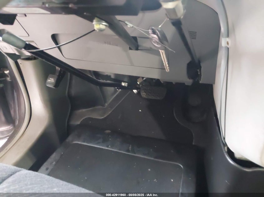 2011 Toyota Sienna Se VIN: 5TDXK3DC0BS032171 Lot: 42911960