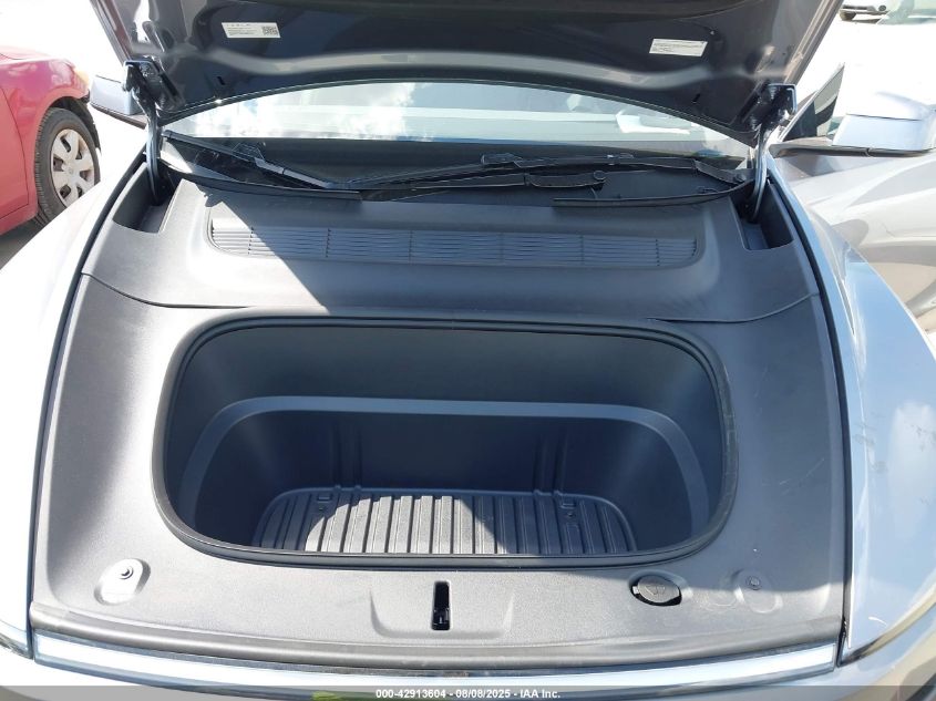 2026 Tesla Model Y VIN: 7SAYGDEE9TA428228 Lot: 42913604