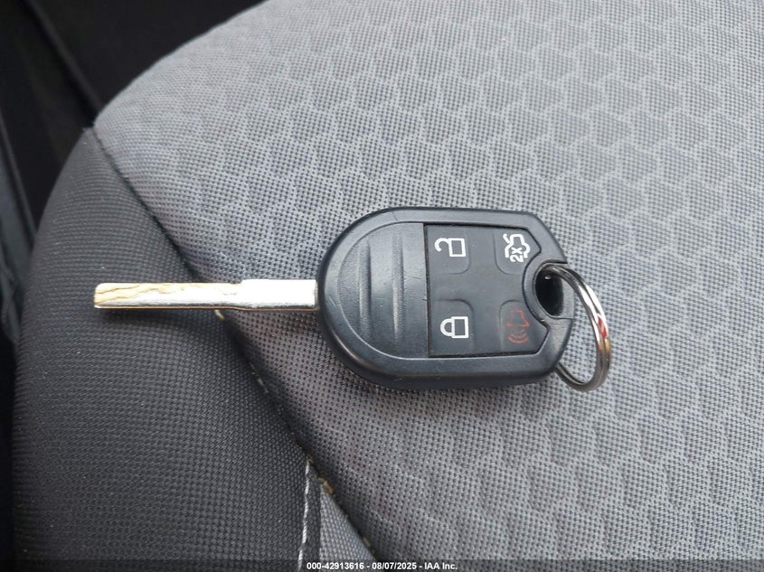 2017 FORD ESCAPE SE - 1FMCU9GD4HUE37689