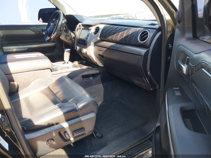 2018 TOYOTA TUNDRA PLATINUM 5.7L V8 - 5TFAW5F16JX678776