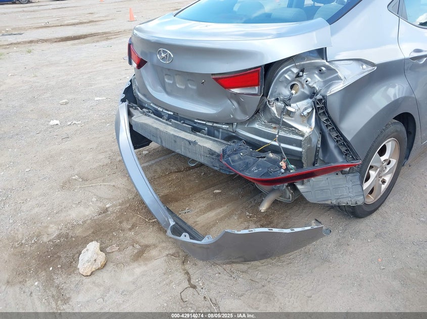 2015 HYUNDAI ELANTRA SE - 5NPDH4AE8FH614656