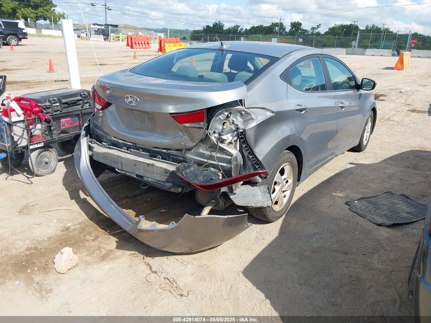 2015 HYUNDAI ELANTRA SE - 5NPDH4AE8FH614656