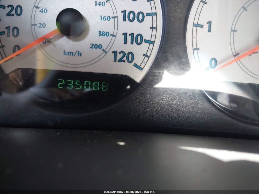 2005 Chrysler Town & Country Touring VIN: 2C8GP54L85R268429 Lot: 42914082