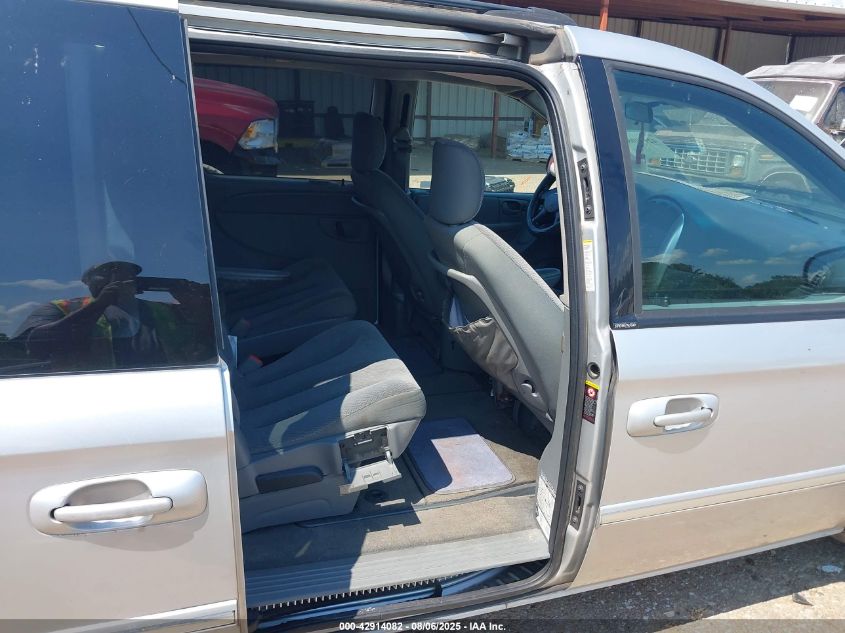 2005 Chrysler Town & Country Touring VIN: 2C8GP54L85R268429 Lot: 42914082