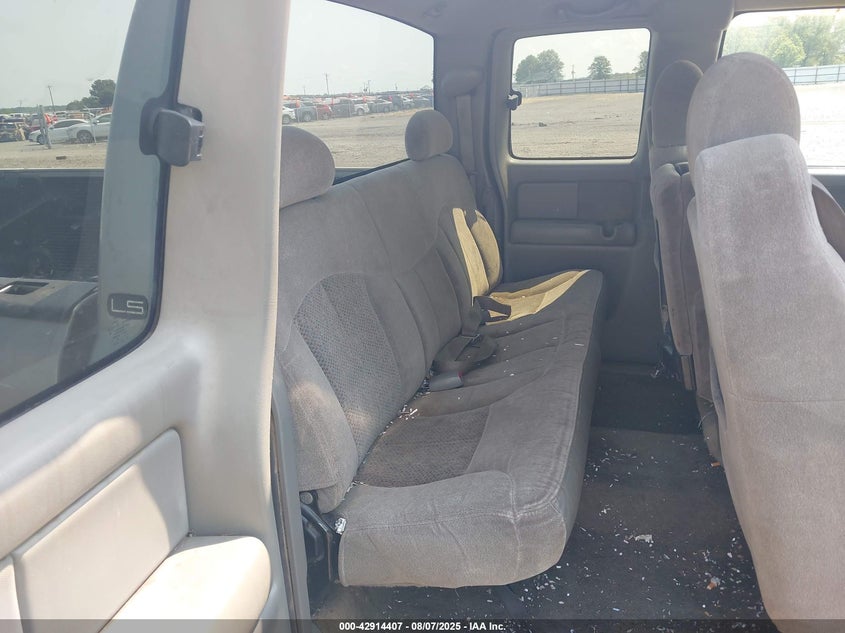 2000 Chevrolet Silverado 1500 Ls VIN: 2GCEC19T8Y1312440 Lot: 42914407