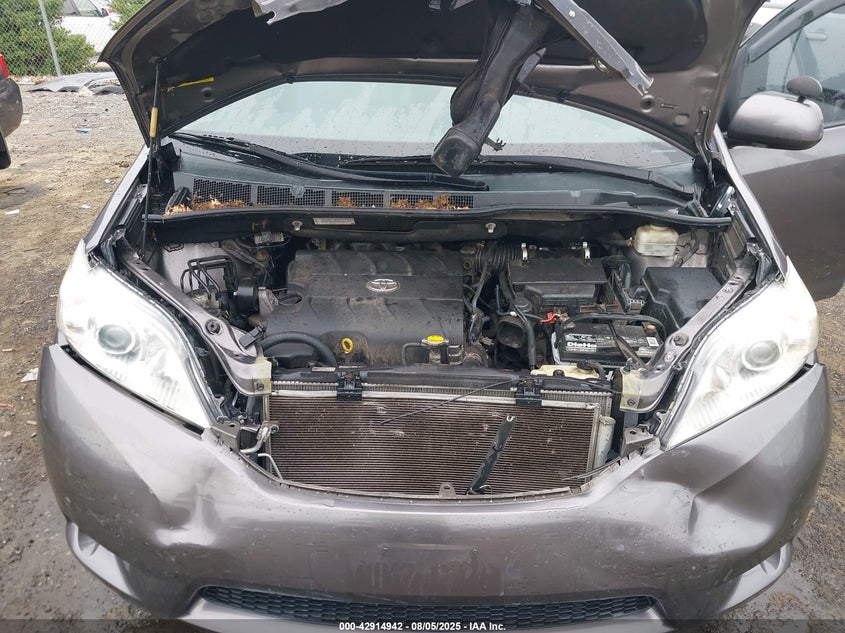 2011 Toyota Sienna Limited V6 VIN: 5TDYK3DCXBS141094 Lot: 42914942