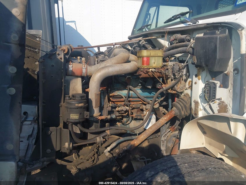 1996 International 4000 4700 VIN: 1HTSCAAM5TH352555 Lot: 42915424