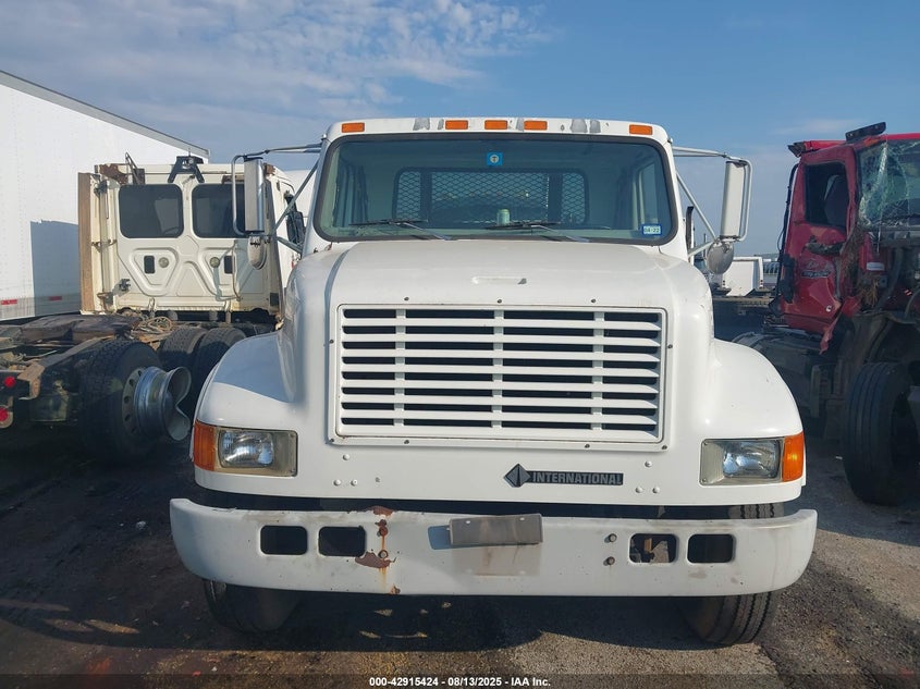 1996 International 4000 4700 VIN: 1HTSCAAM5TH352555 Lot: 42915424