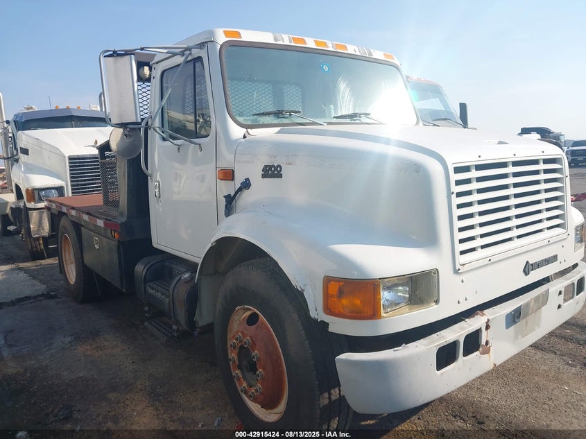 1996 International 4000 4700 VIN: 1HTSCAAM5TH352555 Lot: 42915424