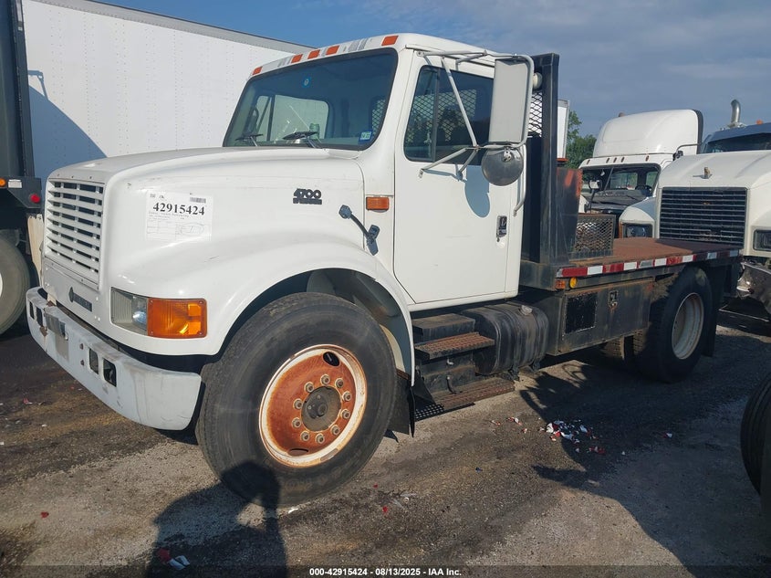 1996 International 4000 4700 VIN: 1HTSCAAM5TH352555 Lot: 42915424
