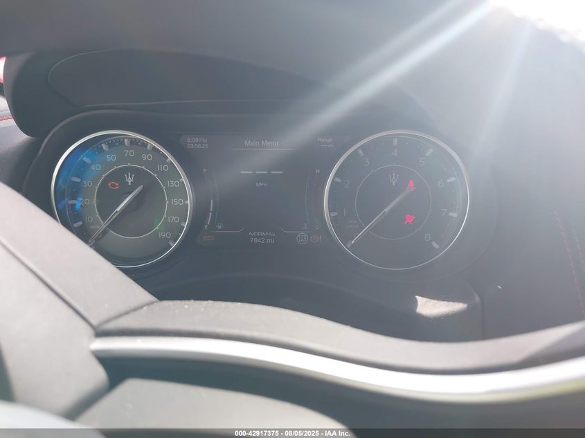 2024 MASERATI LEVANTE auction photo 7