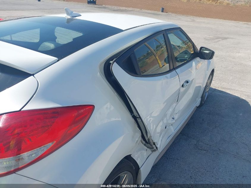 2014 Hyundai Veloster Turbo W/Blue VIN: KMHTC6AE0EU190055 Lot: 42918239