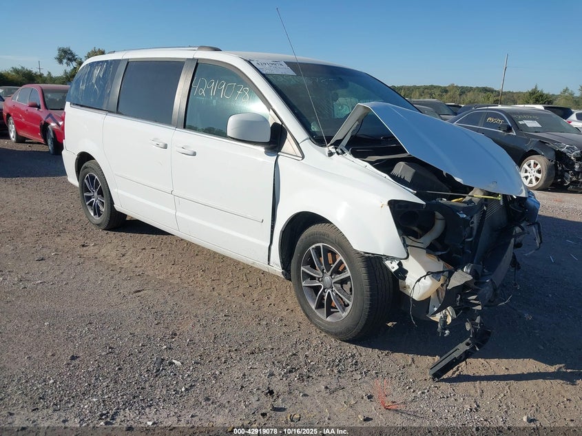 2017 Dodge Grand Caravan Sxt white van flexible 2C4RDGCG2HR842661 photo #1