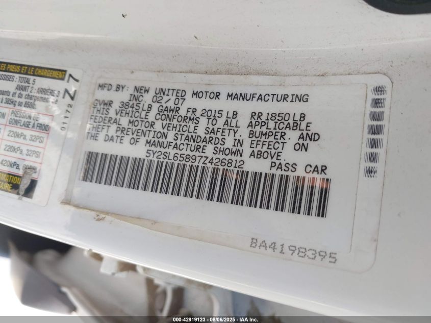 2007 Pontiac Vibe VIN: 5Y2SL65897Z426812 Lot: 42919123