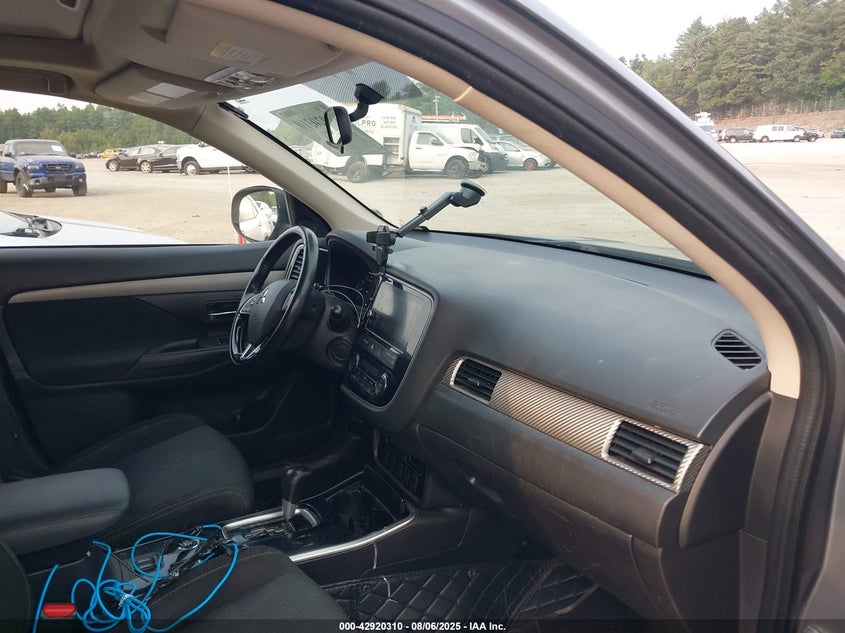 2018 MITSUBISHI OUTLANDER SE - JA4AZ3A34JZ011921