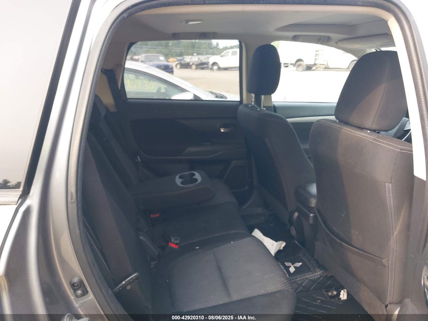 2018 MITSUBISHI OUTLANDER SE - JA4AZ3A34JZ011921