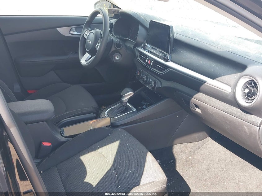 VIN 3KPF24AD5PE592297 2023 KIA FORTE LXS