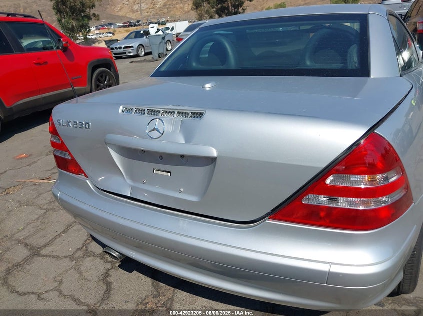 2001 Mercedes-Benz Slk 230 Kompressor VIN: WDBKK49F91F221675 Lot: 42923205