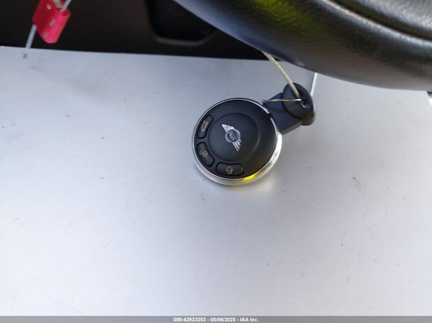 2009 Mini Cooper VIN: WMWMF33509TW77258 Lot: 42923353