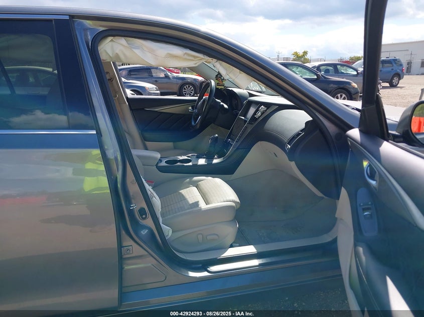 2018 INFINITI Q50 3.0T LUXE/3.0T SPORT - JN1EV7AR7JM611900