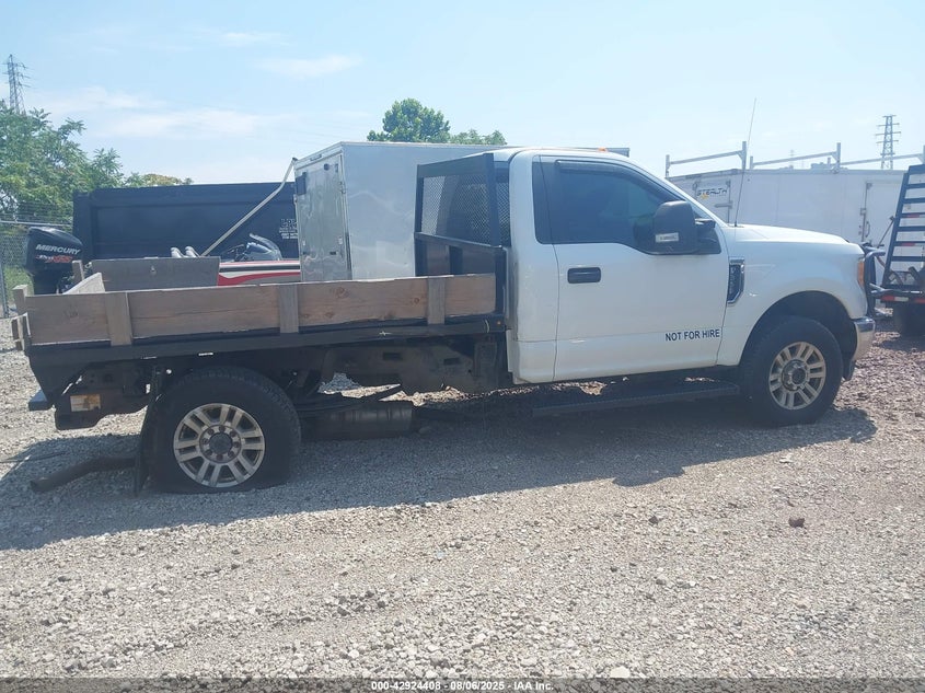 2017 Ford F-350 Xl VIN: 1FTRF3B68HEB92713 Lot: 42924408