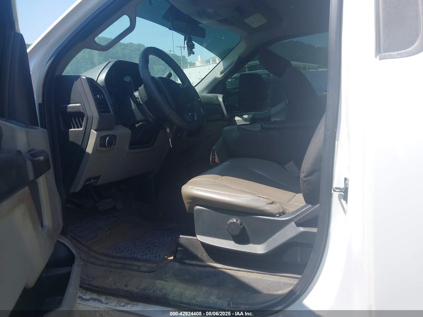 2017 Ford F-350 Xl VIN: 1FTRF3B68HEB92713 Lot: 42924408