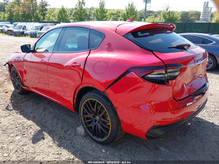 2022 MASERATI LEVANTE auction photo 3