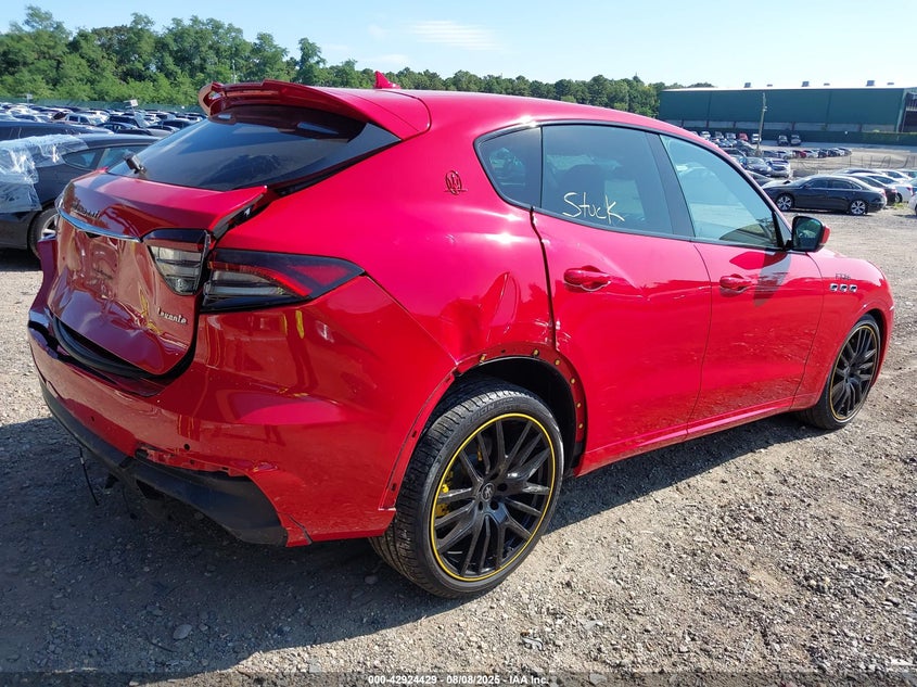 2022 MASERATI LEVANTE auction photo 4