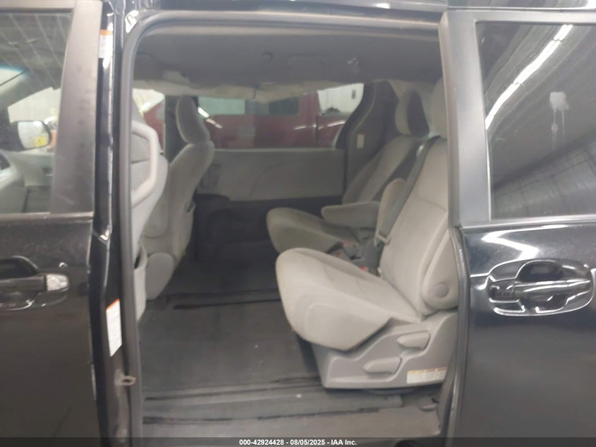 2015 Toyota Sienna Le 8 Passenger VIN: 5TDKK3DC5FS531239 Lot: 42924428