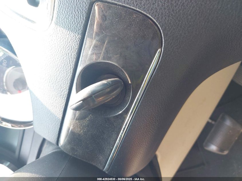 2011 Chrysler Town & Country Touring-L VIN: 2A4RR8DG2BR607474 Lot: 42924530