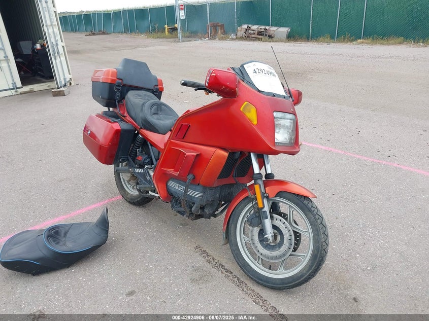 WB1051604L0181295 1990 BMW K100 Lt auction photo 1