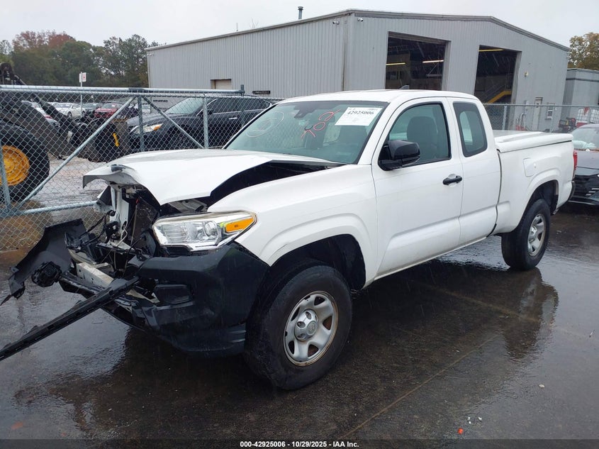5TFRX5GN0JX111139 2018 TOYOTA TACOMA photo no. 2