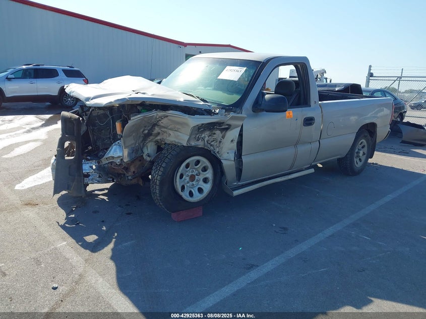 1GCEC14X65Z140695 2005 CHEVROLET SILVERADO photo no. 2