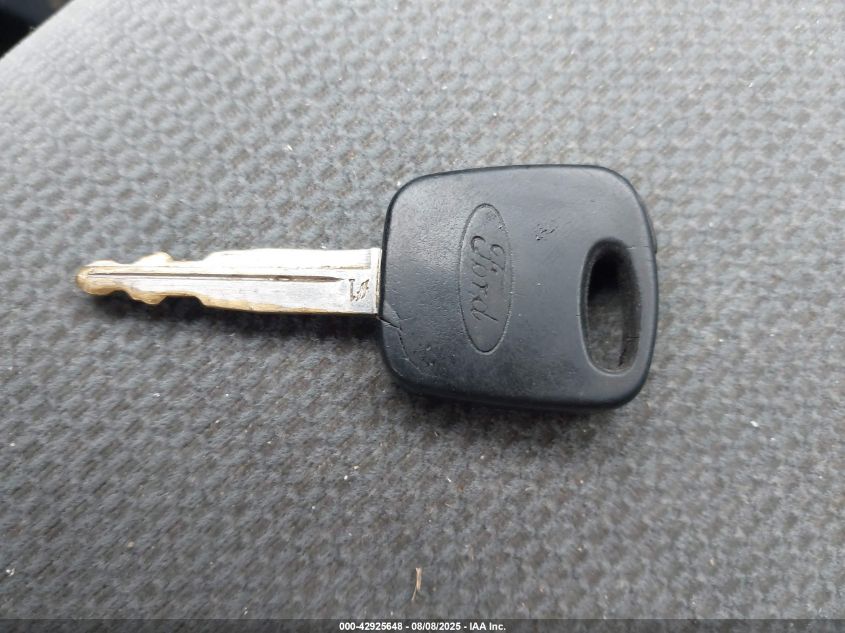 2002 Ford Focus Lx VIN: 1FAFP33P82W307020 Lot: 42925648