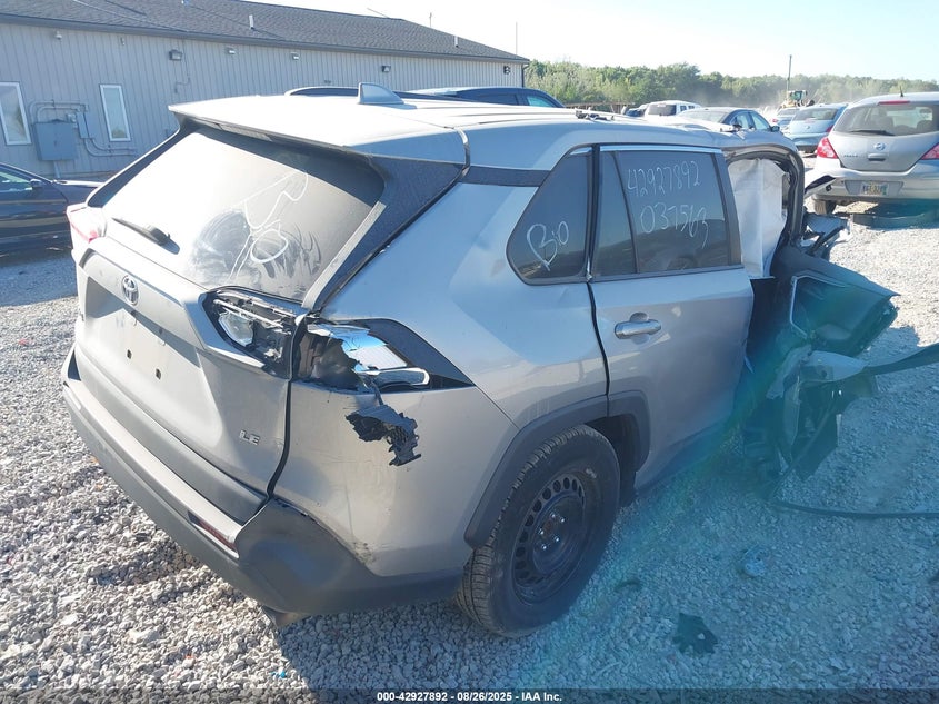 TOYOTA RAV4 - zdjęcie 4