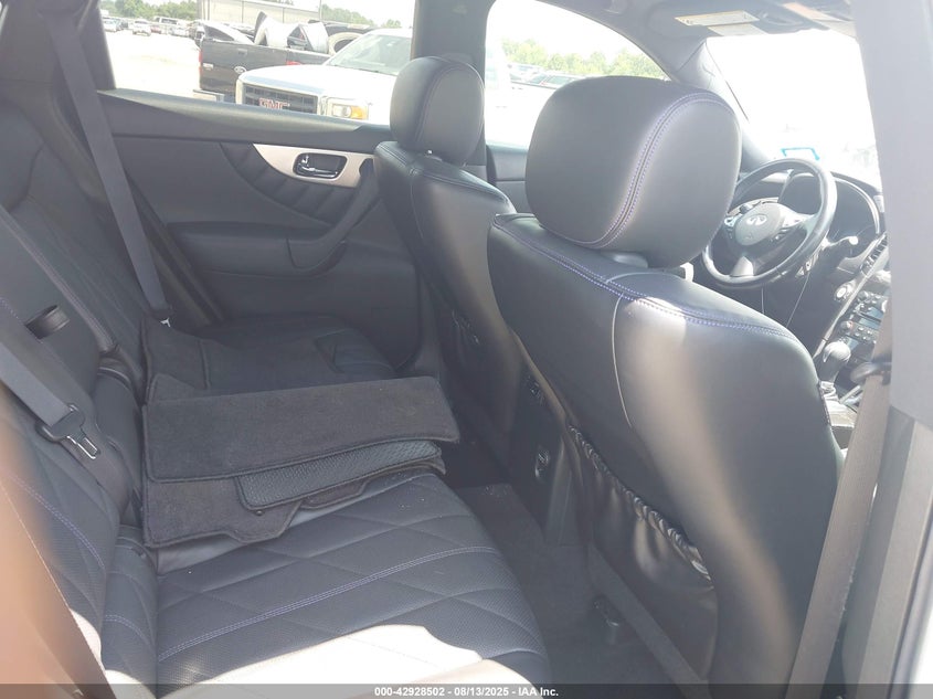 Vin: jn8cs1mw2hm411677, lot: 43422242, infiniti qx70 20172